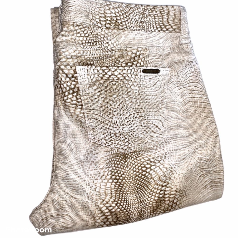 Jennifer Lopez straight leg jeans